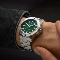 Breitling Avenger Automatic 42 A17328101L1A1