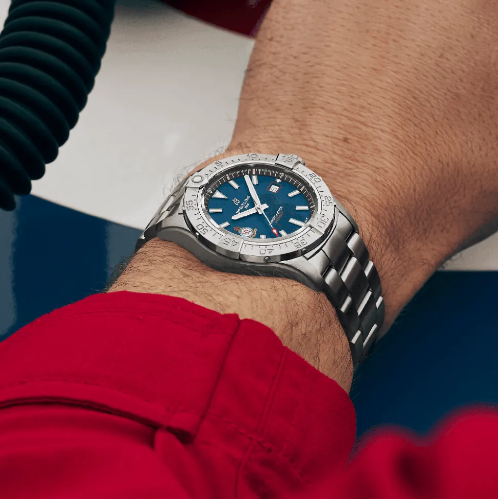 Breitling Avenger Automatic 42 Red Arrows A173281A1C1A1