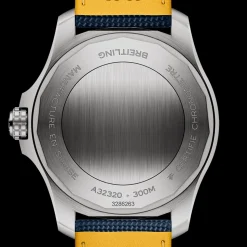 Breitling Avenger GMT 44 A32320101C1X1