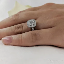 Cluster 0.73ct E VS2 Diamond Platinum Ring