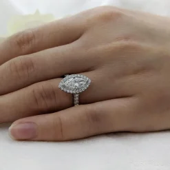 Cluster 0.82ct E VS2 Diamond Platinum Ring