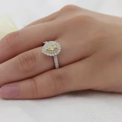 Cluster 0.30ct Fancy Yellow VS1 Yellow Diamond Platinum/Yellow Ring