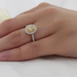 Cluster 0.70ct Fancy Yellow VVS2 Yellow Diamond Platinum/Yellow Ring