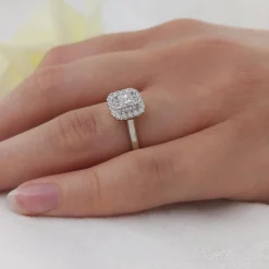 Cluster 0.30ct G VS2 Diamond Platinum Ring