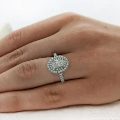 Cluster 0.90ct G VS1 Diamond Platinum Ring