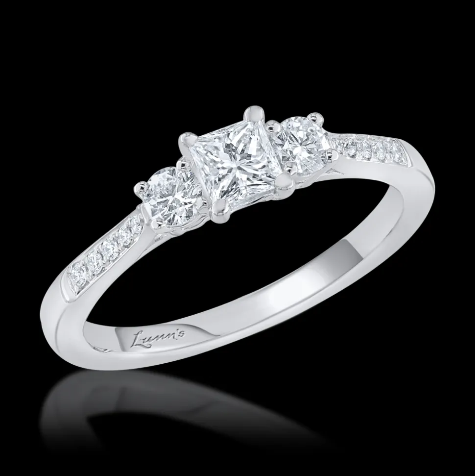 Pre-owned Three Stone 0.31ct F VS Diamond Ring
