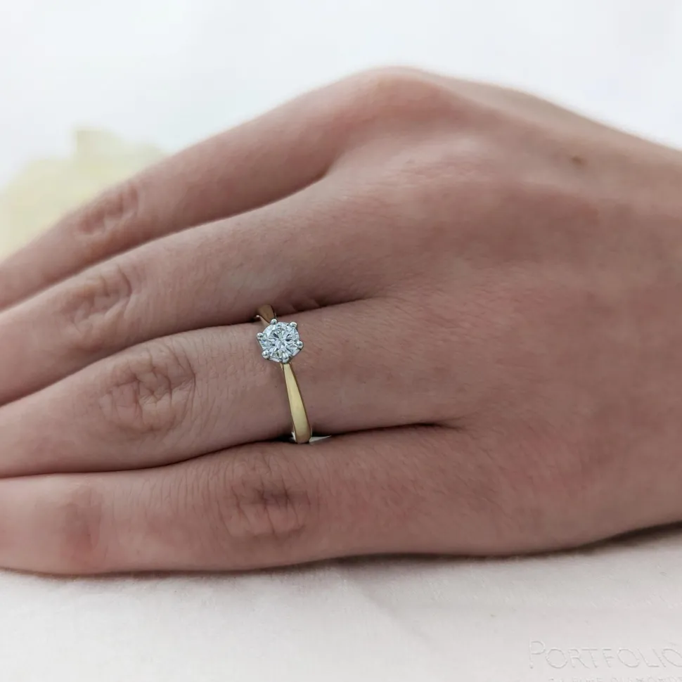 Solitaire 0.40ct E SI1 Diamond Platinum/Yellow Ring