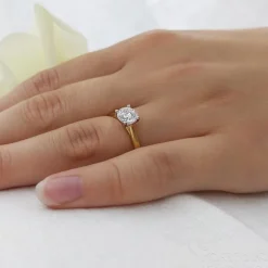 Solitaire 0.90ct E SI1 Diamond Yellow Gold/Platinum Ring
