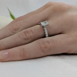 Solitaire 0.70ct F VS2 Diamond Platinum Ring