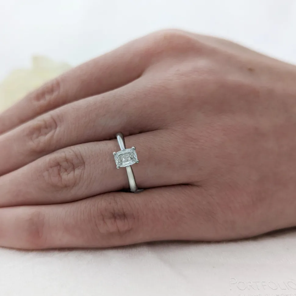 Solitaire 0.70ct F VVS1 Diamond Platinum Ring