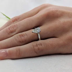 Solitaire 0.90ct G VS2 Diamond Platinum Ring
