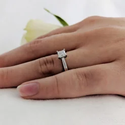 Solitaire 0.40ct G VS2 Diamond Platinum Ring