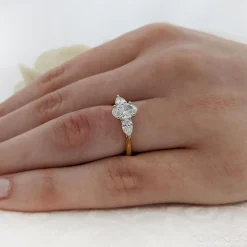 Three Stone 0.91ct G VVS1 Diamond Yellow Gold/Platinum Ring